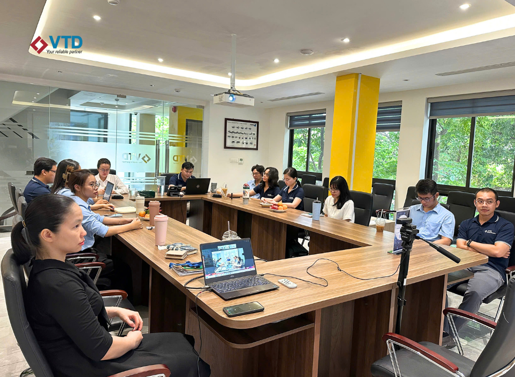 VTD TỔ CHỨC HỘI NGHỊ SƠ KẾT 6 THÁNG ĐẦU NĂM 2026 VÀ TRIỂN KHAI NHIỆM VỤ 6 THÁNG CUỐI NĂM 4 Anh 4 9